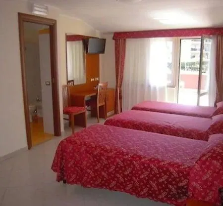 Vitti Hotel 2*