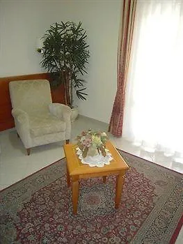 Vitti Hotell 2*